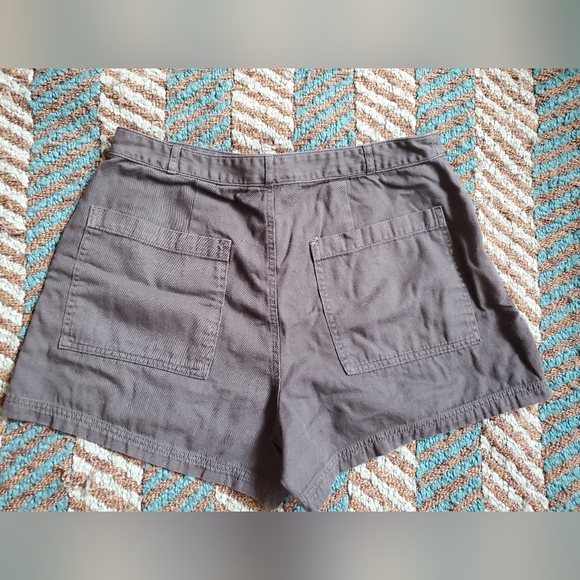 Universal Thread Shorts - Picture 3 of 3